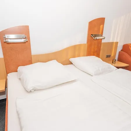 Tespo Und Sportpark Hotel 3*